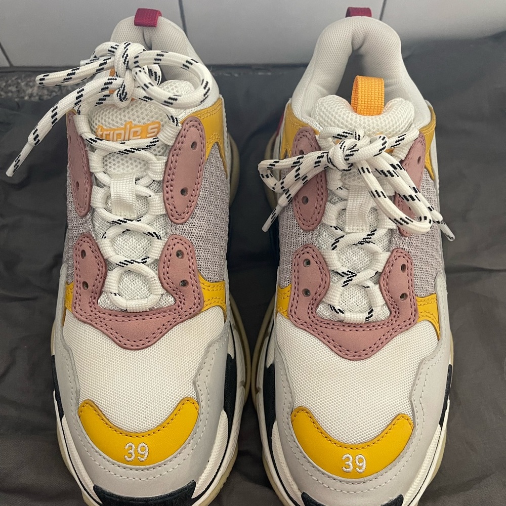 Authentic Balenciaga Triple S Shoes - Picture 4 of 9